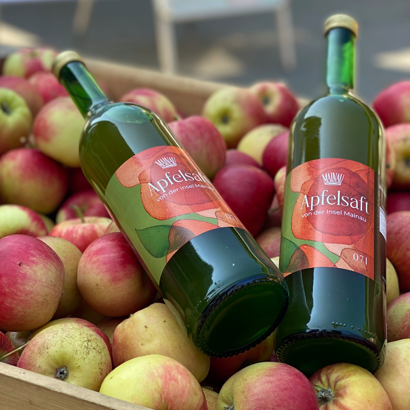 Flasche naturtrüber Bio Apfelsaft der Insel Mainau